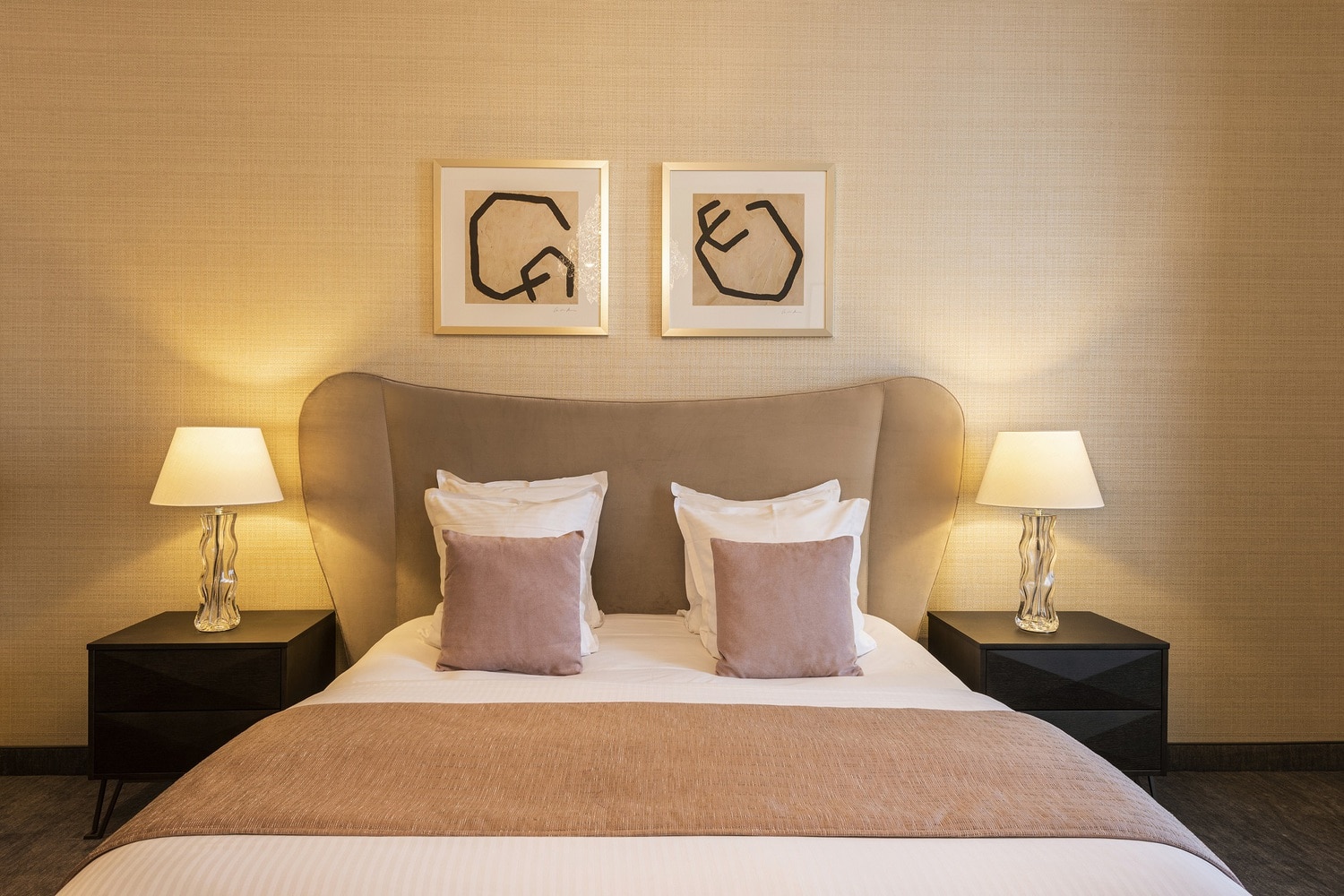 Room - Bed